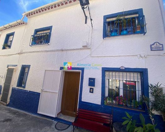 Foto 1 de Casa en venta en Chirivel de 5 habitaciones con terraza y aire acondicionado