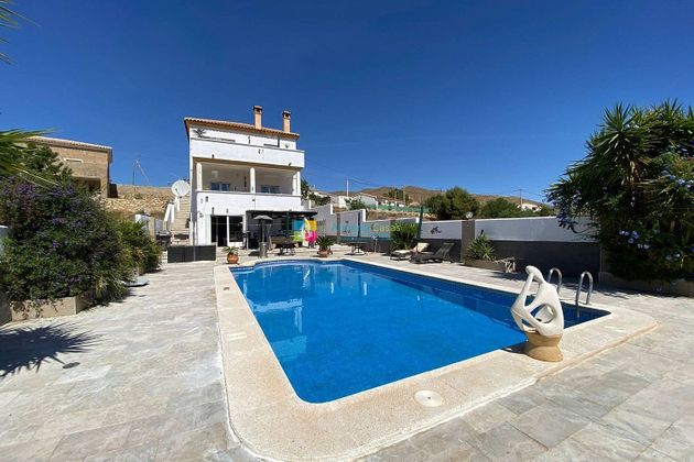 Foto 1 de Venta de casa en Arboleas de 4 habitaciones con terraza y piscina