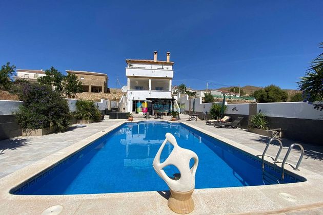 Foto 2 de Casa en venda a Arboleas de 4 habitacions amb terrassa i piscina