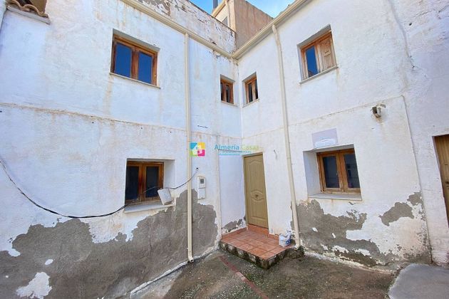 Foto 2 de Casa en venda a Urrácal de 4 habitacions amb terrassa i balcó
