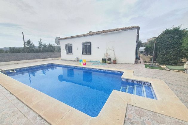 Foto 1 de Casa en venda a Cantoria de 3 habitacions amb piscina i jardí