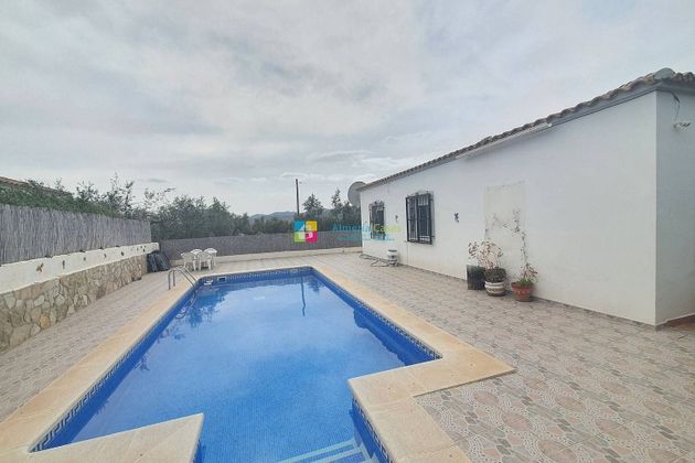 Foto 2 de Venta de casa en Cantoria de 3 habitaciones con piscina y jardín