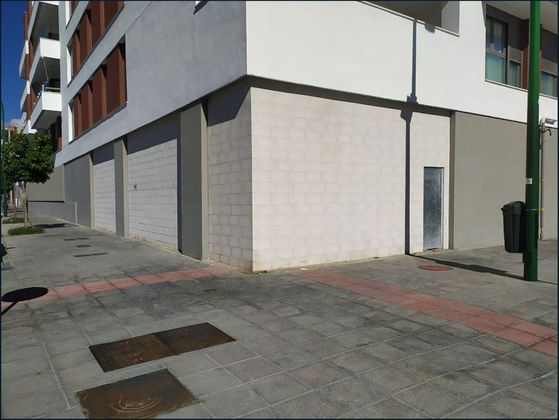 Foto 1 de Venta de local en calle Tormes de 205 m²