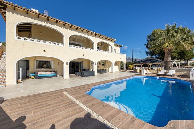 Foto 2 de Casa en venda a Alfaz del Pi Pueblo-Urbanizaciones de 5 habitacions amb terrassa i piscina