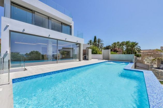 Foto 1 de Casa en venta en Zona Puerto Blanco - Maryvilla de 6 habitaciones con terraza y piscina