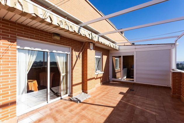 Foto 2 de Àtic en venda a Los Cármenes de 3 habitacions amb terrassa i garatge