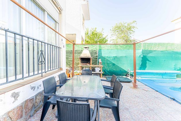 Foto 2 de Casa en venda a Casarrubuelos de 5 habitacions amb piscina i garatge