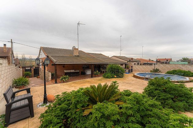 Foto 2 de Xalet en venda a Serranillos del Valle de 4 habitacions amb terrassa i piscina