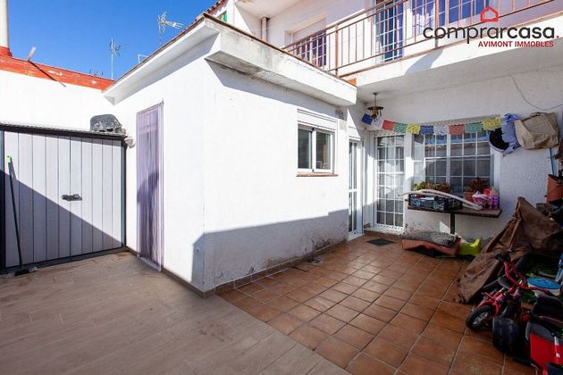 Foto 1 de Casa adosada en venta en Esparreguera de 4 habitaciones con terraza y piscina