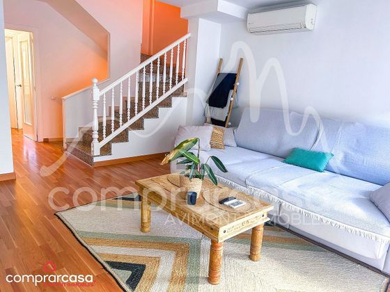 Foto 2 de Casa en venta en Esparreguera de 3 habitaciones con terraza y piscina