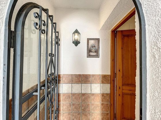 Foto 2 de Casa en venda a calle Dalias de 3 habitacions amb terrassa i garatge