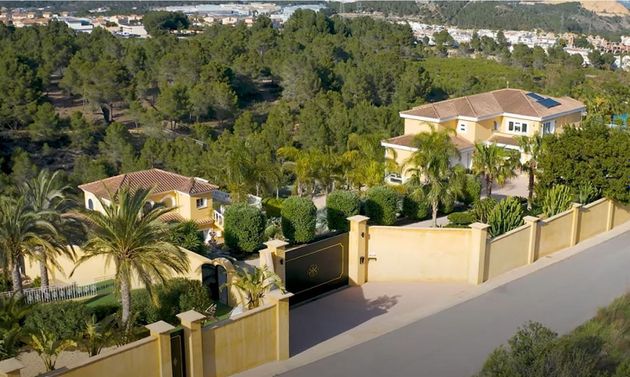 Foto 2 de Xalet en venda a Nucia (la) de 7 habitacions amb terrassa i piscina
