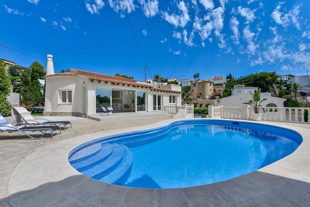 Foto 1 de Venta de chalet en Benissa de 4 habitaciones con terraza y piscina