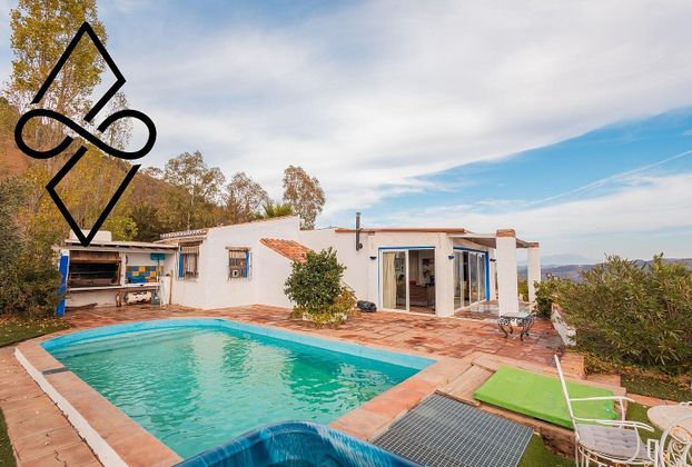 Foto 1 de Xalet en venda a Casabermeja de 2 habitacions amb terrassa i piscina
