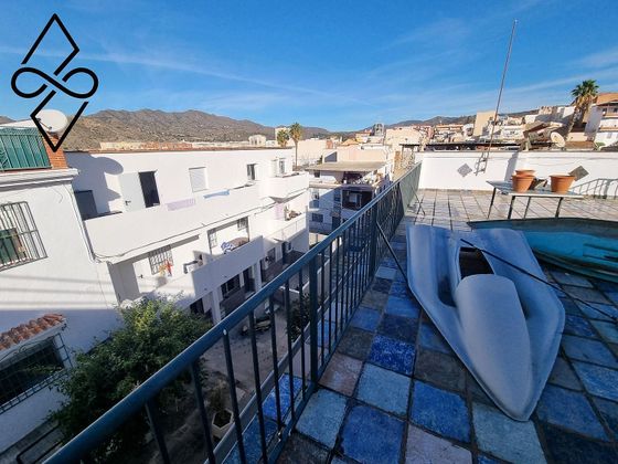 Foto 1 de Casa adossada en venda a Barrio de Ciudad Jardín de 5 habitacions amb terrassa i balcó