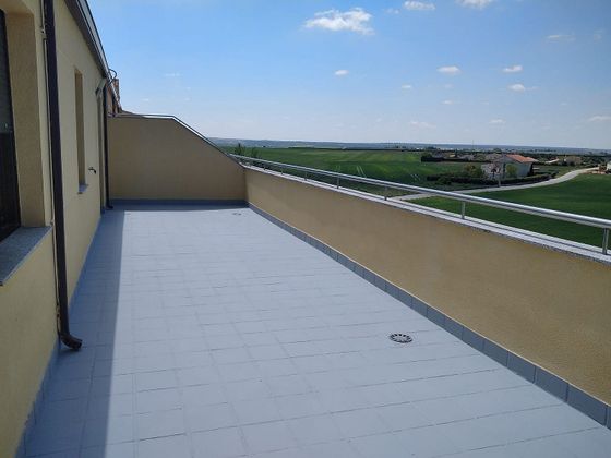 Foto 1 de Àtic en venda a Villares de la Reina de 2 habitacions amb terrassa i garatge