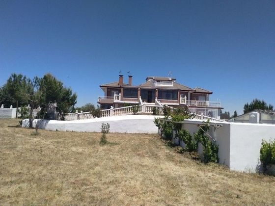 Foto 1 de Casa en venta en Castellanos de Villiquera de 9 habitaciones con terraza y piscina