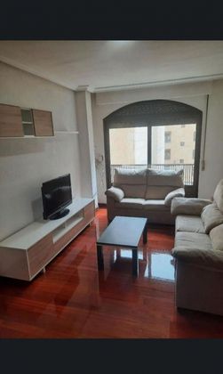 Foto 1 de Alquiler de dúplex en Canalejas - Gran Vía de 5 habitaciones con muebles y balcón