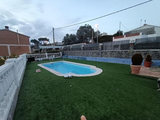 Foto 2 de Chalet en venta en Riudarenes de 5 habitaciones con terraza y piscina