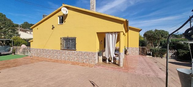 Foto 1 de Casa en venta en Montbarbat de 6 habitaciones con terraza y piscina