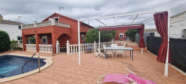 Foto 2 de Casa en venta en Riudarenes de 6 habitaciones con terraza y piscina