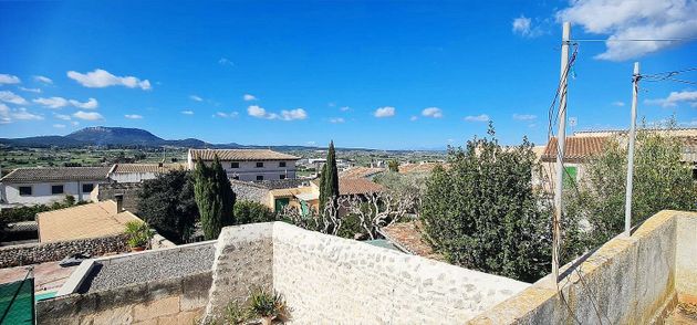 Foto 1 de Venta de chalet en Montuïri de 5 habitaciones con terraza y jardín
