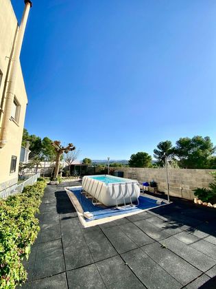 Foto 2 de Casa en venta en Esparreguera de 5 habitaciones con terraza y piscina