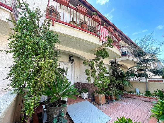 Foto 1 de Casa en venda a Esparreguera de 4 habitacions amb terrassa i garatge