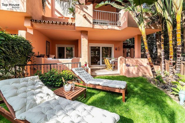 Foto 2 de Casa adossada en lloguer a El Higueral - La Merced de 5 habitacions amb terrassa i piscina