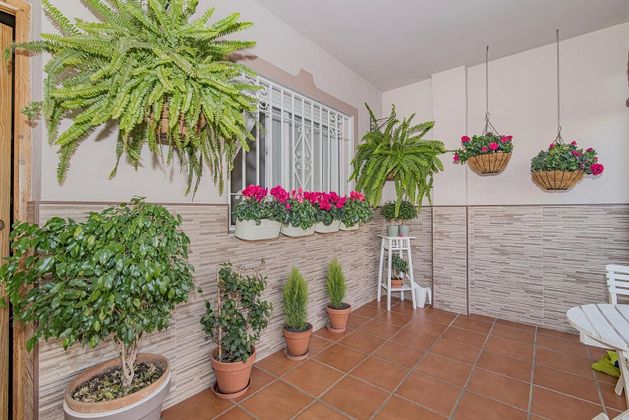 Foto 2 de Chalet en venta en Chauchina de 3 habitaciones con jardín y balcón