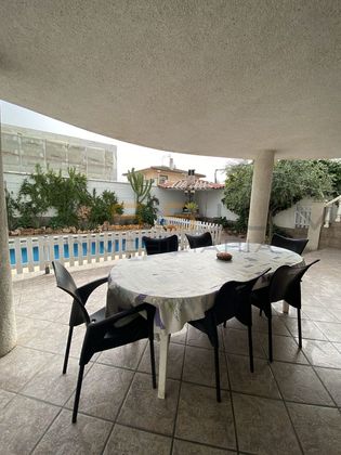 Foto 2 de Casa adossada en venda a Ardiaca - La Llosa de 4 habitacions amb terrassa i piscina