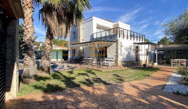 Foto 1 de Xalet en venda a Calafat de 3 habitacions amb terrassa i piscina