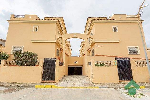 Foto 1 de Casa en venda a El Rinconcillo de 3 habitacions amb terrassa i garatge