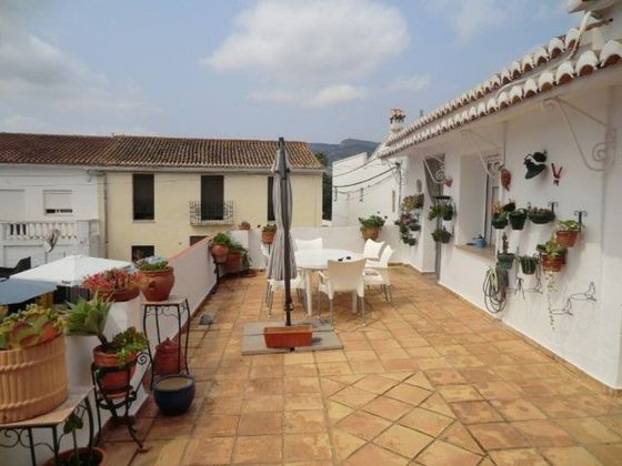 Foto 1 de Casa en venda a barrio L'ermita de 3 habitacions amb terrassa i balcó