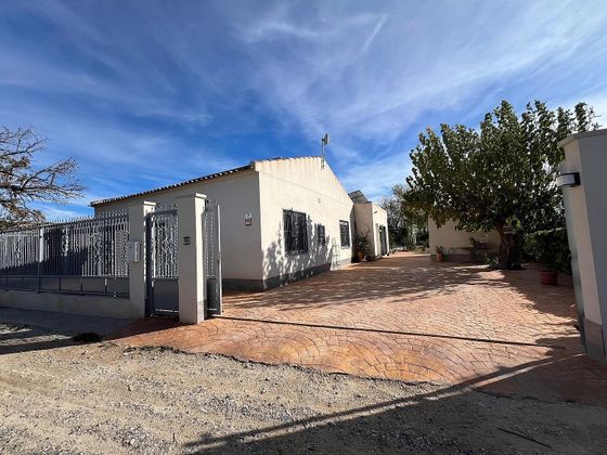 Foto 1 de Casa rural en venda a Callosa de Segura de 6 habitacions amb terrassa i piscina