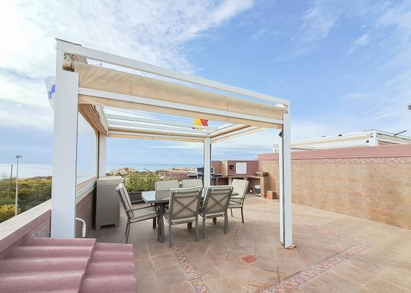 Foto 1 de Àtic en venda a Playa de los Locos de 1 habitació amb terrassa i jardí
