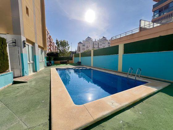 Foto 2 de Piso en venta en calle Marinada de 2 habitaciones con terraza y piscina