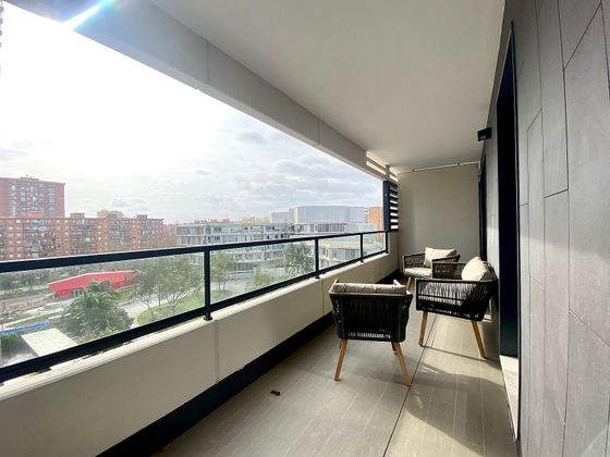 Foto 1 de Venta de piso en El Besós i el Maresme de 2 habitaciones con terraza y piscina