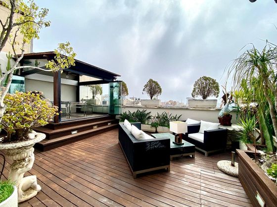 Foto 2 de Àtic en venda a La Dreta de l'Eixample de 3 habitacions amb terrassa i aire acondicionat