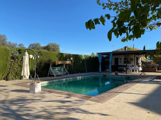 Foto 2 de Venta de chalet en Castilblanco de los Arroyos de 4 habitaciones con piscina y jardín