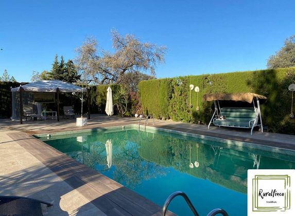 Foto 1 de Venta de chalet en Castilblanco de los Arroyos de 4 habitaciones con piscina y jardín