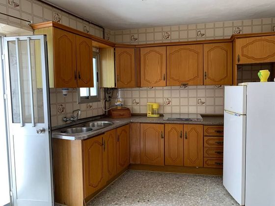 Foto 2 de Venta de casa en Castilblanco de los Arroyos de 5 habitaciones y 269 m²