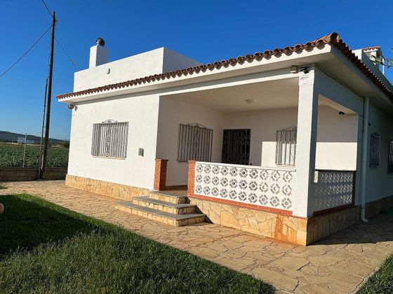 Foto 2 de Chalet en venta en Zona Papa Luna - Platja del Gurugú de 4 habitaciones con terraza y piscina