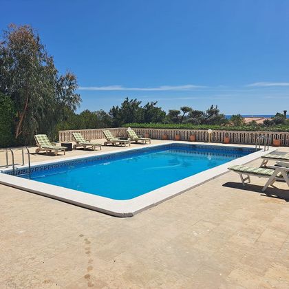 Foto 2 de Chalet en venta en Costa sur de 5 habitaciones con piscina y garaje