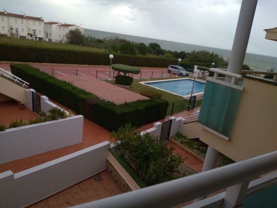 Foto 1 de Piso en venta en Les Cases d'Alcanar de 3 habitaciones con terraza y piscina