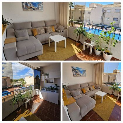 Foto 1 de Venta de piso en calle Realistas de 2 habitaciones con terraza y piscina