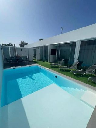 Foto 1 de Casa en alquiler en calle Pasito Blanco de 2 habitaciones con terraza y piscina