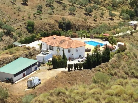 Foto 1 de Alquiler de casa rural en Viñuela de 4 habitaciones con terraza y piscina