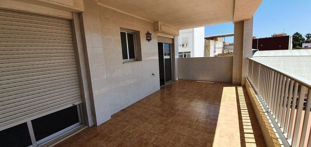 Foto 2 de Piso en venta en Albal de 4 habitaciones con terraza y garaje