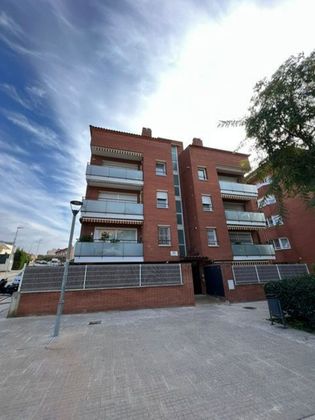 Foto 1 de Venta de piso en rambla Marquesa Castellbell de 3 habitaciones con terraza y piscina